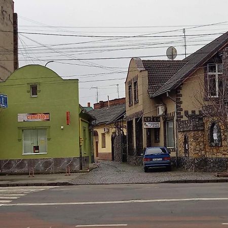 1 комнатная квартира в центре Мукачева, улица Мира Мукачево Екстер'єр фото