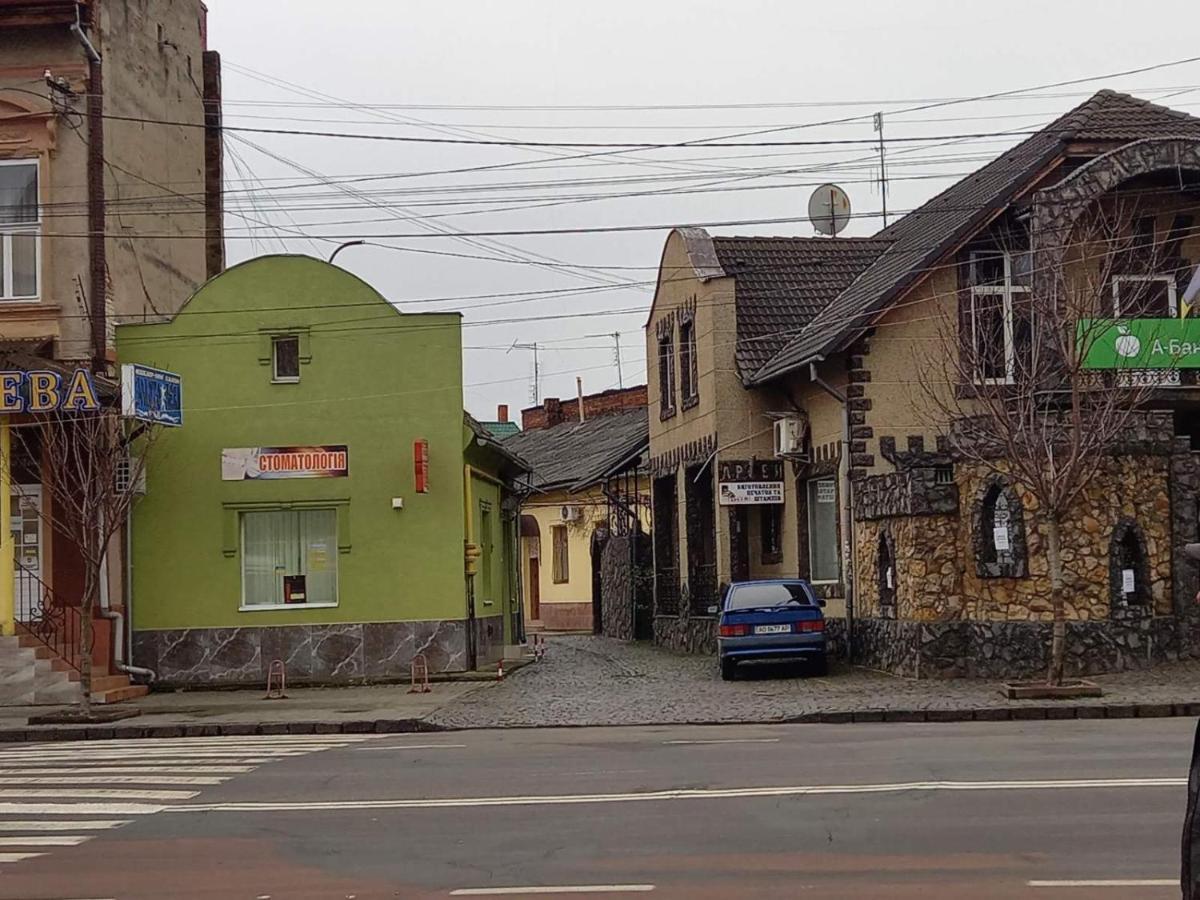 1 комнатная квартира в центре Мукачева, улица Мира Мукачево Екстер'єр фото
